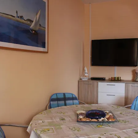 Apartment Apartment's Franciska Vir